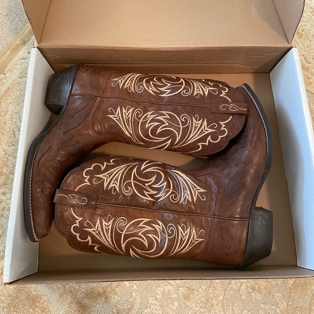 Cavender’s Brown Cowgirl Boots